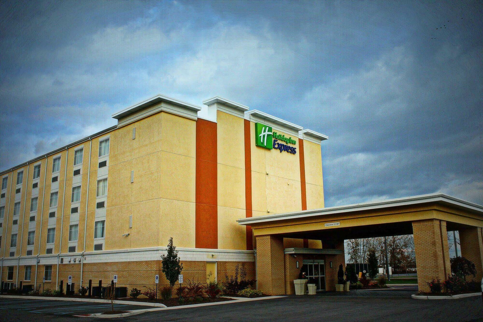 Holiday Inn Express Toledo North, An Ihg Hotel Exterior foto
